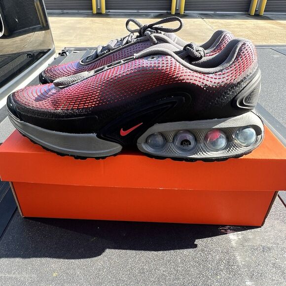 Nike Air Max DN Black University Red Iron Grey HM0708-002 sz 10.5 Men\'s Shoe main image 5